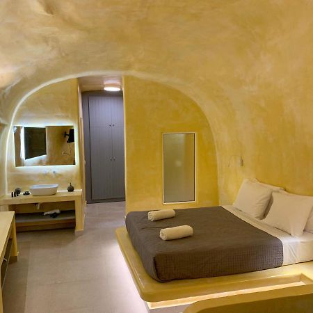 M Residence Santorini Conelia Cave Fira  Extérieur photo