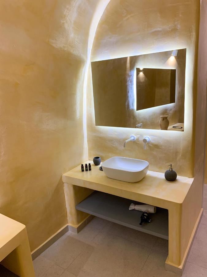 M Residence Santorini Conelia Cave Fira  Extérieur photo