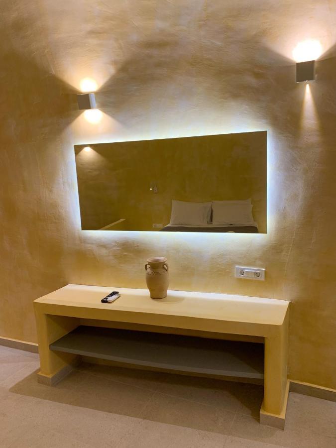 M Residence Santorini Conelia Cave Fira  Extérieur photo